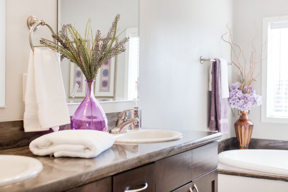 The K2760B Primary Bathroom. This Manufactured Mobile Home features 4 bedrooms and 2 baths.