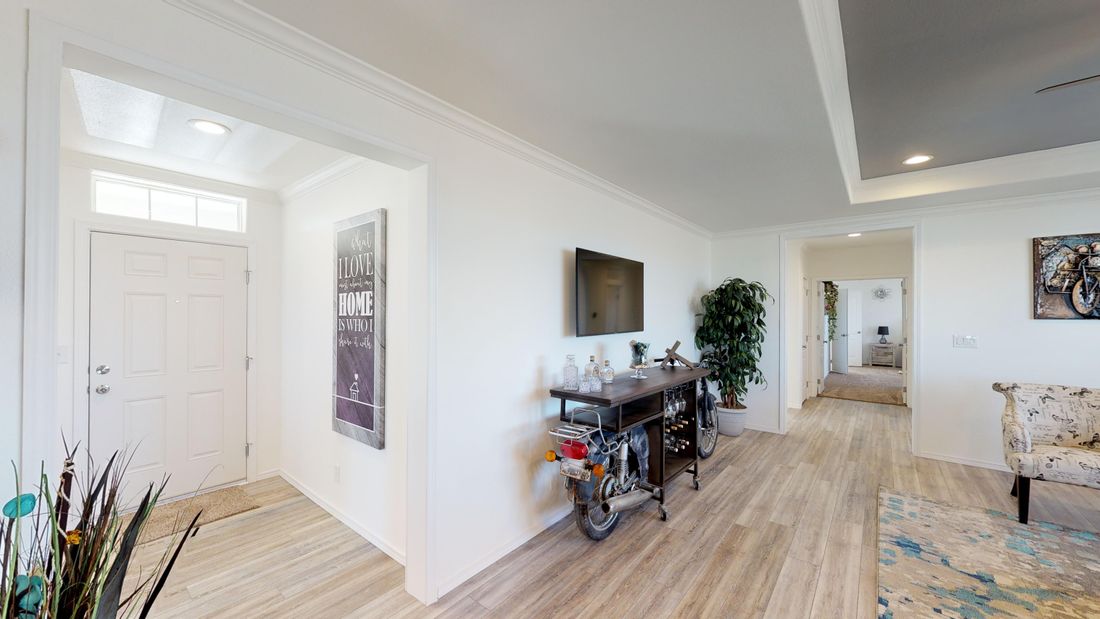 The SUM3068A Foyer. This Manufactured Mobile Home features 3 bedrooms and 2 baths.